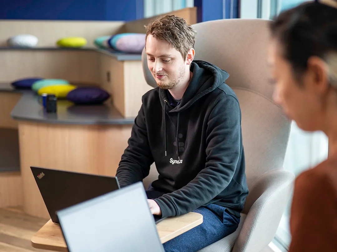 colleagues collaborating using azure virtual desktop